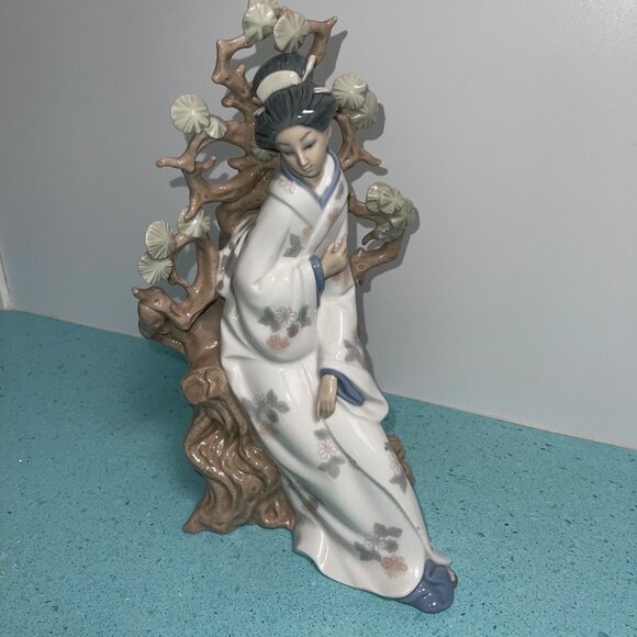 Lladro Geisha Sculpted By Vicente Martínez Porcelain Issued In 1972 Retired 1994 - Picture 1 of 16